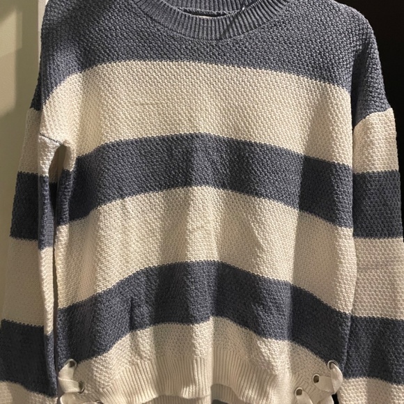 Clothes - Picture 8 of 16